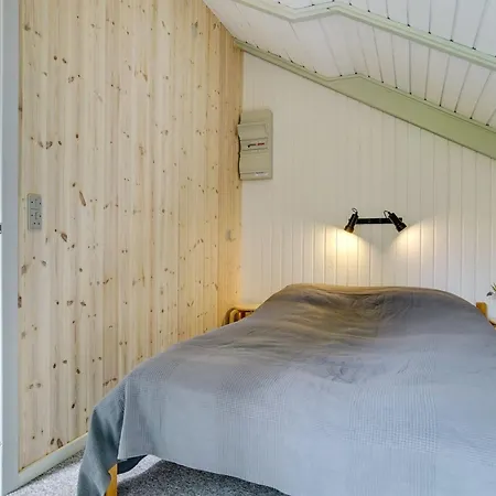 Nadezda - 450m From The Sea By Interhome * Bøtø By