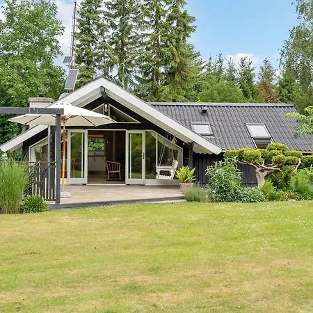Nadezda - 450m From The Sea By Interhome Bøtø By